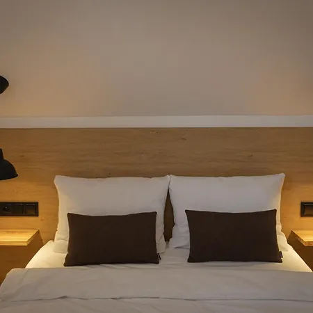 Lesne Chatki - Swierk I Sosna *